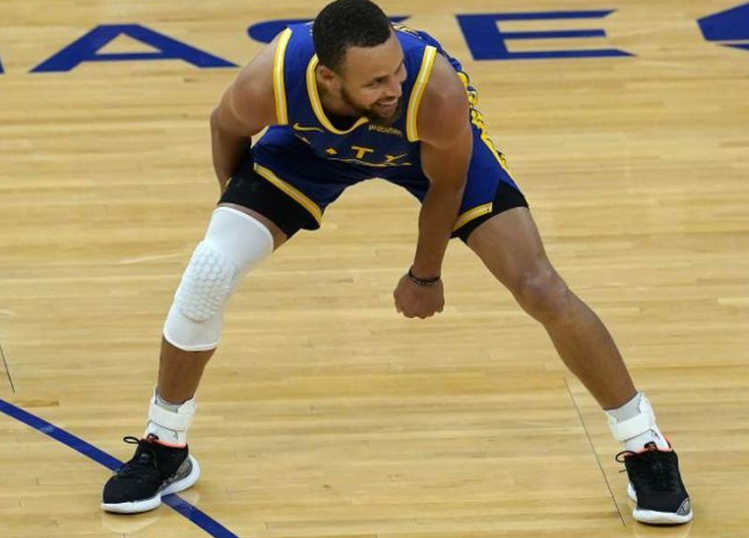 韦斯布鲁克 NBA五月东西区最佳球员、韦斯布鲁克与库里分获殊荣
