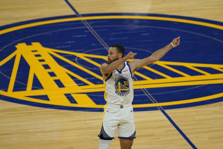 库里 库里新赛季薪水达4578万 将连续5年登顶NBA年薪榜