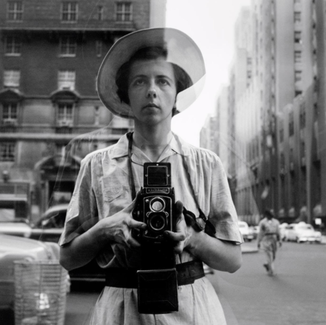 vivian maier(美国)1926-200910弗朗西斯卡·伍德曼是一个命运悲惨的