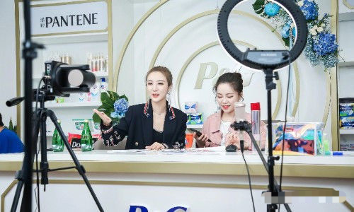 中国富豪排行榜500名_36岁直播女王薇娅以90亿身家,登上福布斯富豪榜前500名,比肩老干妈