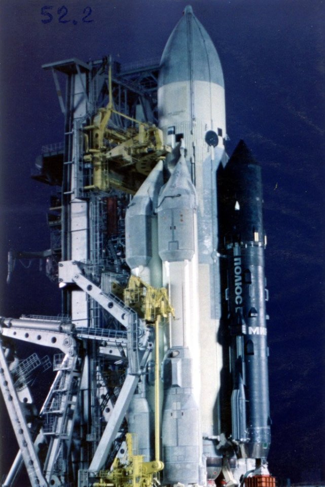 比10层楼还高的苏联激光卫星用超重型火箭发射不幸坠入太平洋