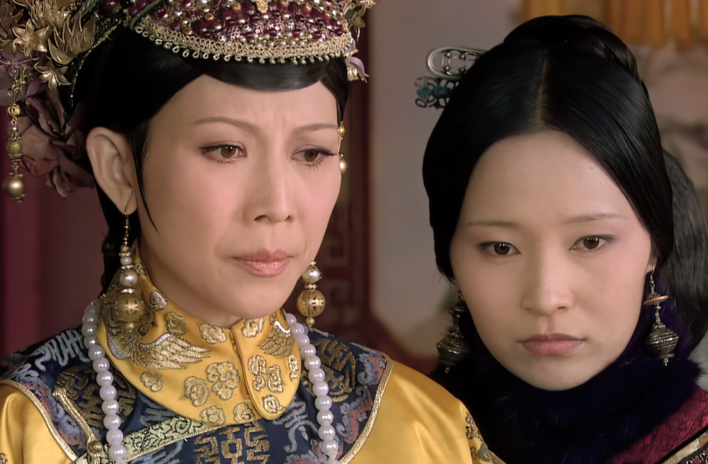 甄嬛传:甄嬛册封莞妃时,弄破吉服的并非是皇后,而是最不起眼的她