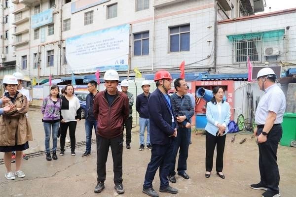 云岩区人大常委会党组书记,主任杨晓阳,区委常委郭松,区人大常委会副