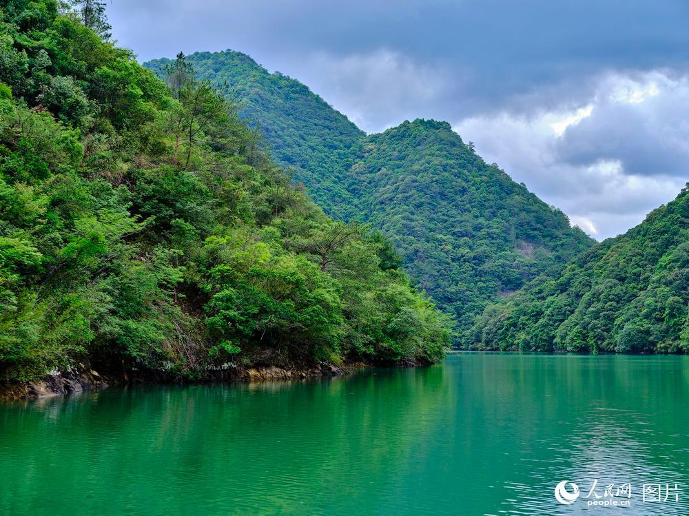 流經龍川,河源匯入珠江的支流東江,直至深圳東深供水工程,成為粵港