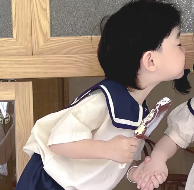 情侣头像大q宝和丸子妹