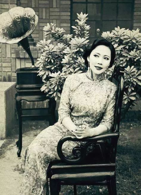 老照片民国时期穿着旗袍的女子图七美得让人惊叹