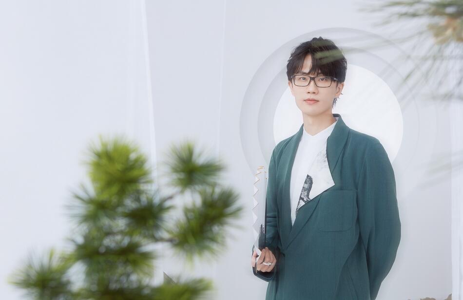 新天龙八部排行榜_许嵩再次代言新天龙八部,官宣不到24小时,话题阅读量突破1亿