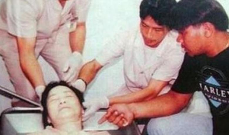 邓丽君罕见老照片图3是小14岁的外籍男友图5是最后的遗容