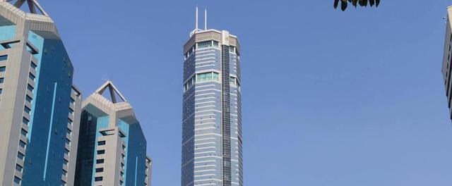 从51楼跑到1楼 上万人紧急撤离 赛格大厦晃动类似于地震