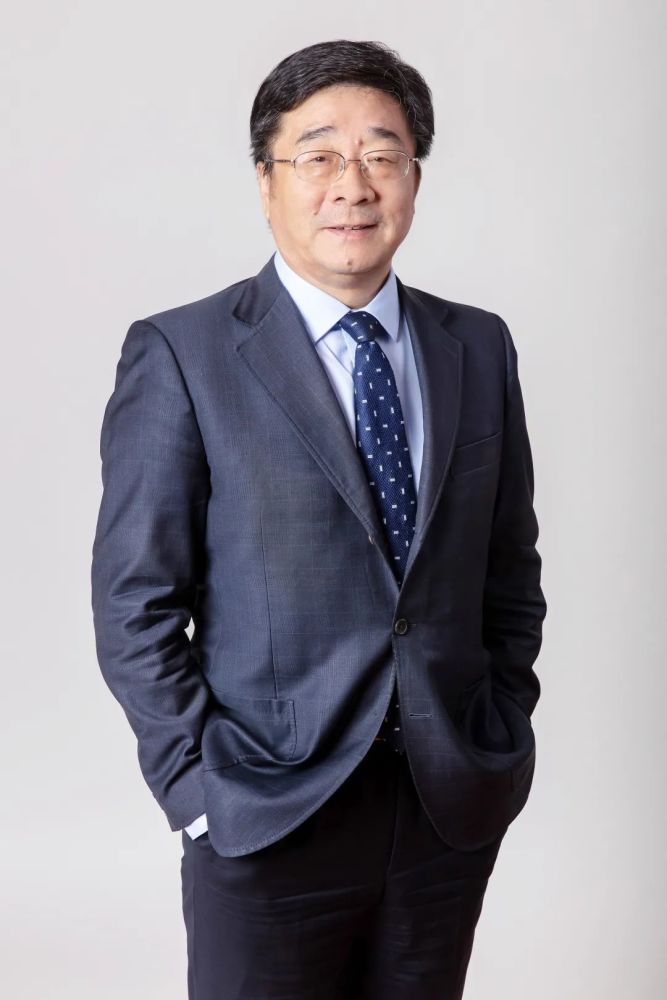 刘伟校长发挥高校育人功能和创新优势