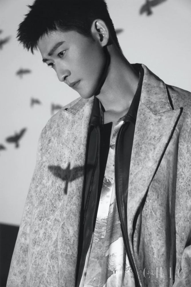 张翰|登《小资chic》6月封面 沉稳内敛尽显成熟魅力