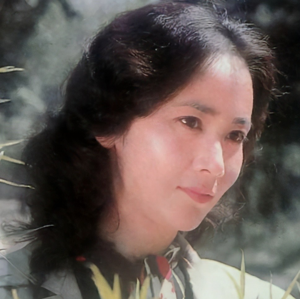 在新疆话剧团的日子,让顾永菲心中非常迷茫,婚姻的定义到底是什么?
