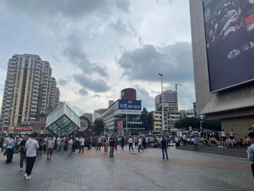 深圳华强北赛格大厦出现晃动亲历者我要吓死了