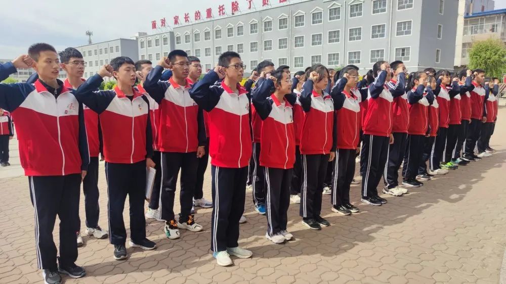 奋进正当时怀仁四中本周放假通知及第7期校园动态