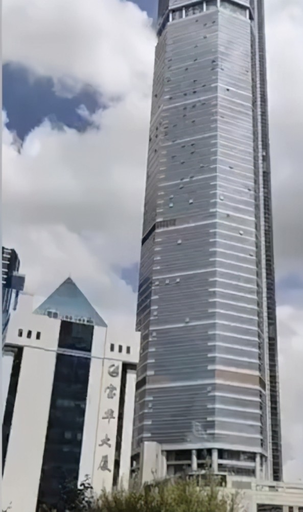 深圳华强北300余米赛格大楼晃动众人撤离最新回应