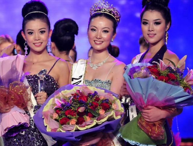 选美结束后,战扬并未继续从事模特工作,而是转行去艺术学院教形体课.