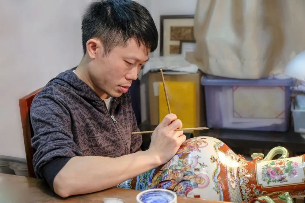 创作背后的故事广彩制作工艺十分复杂.