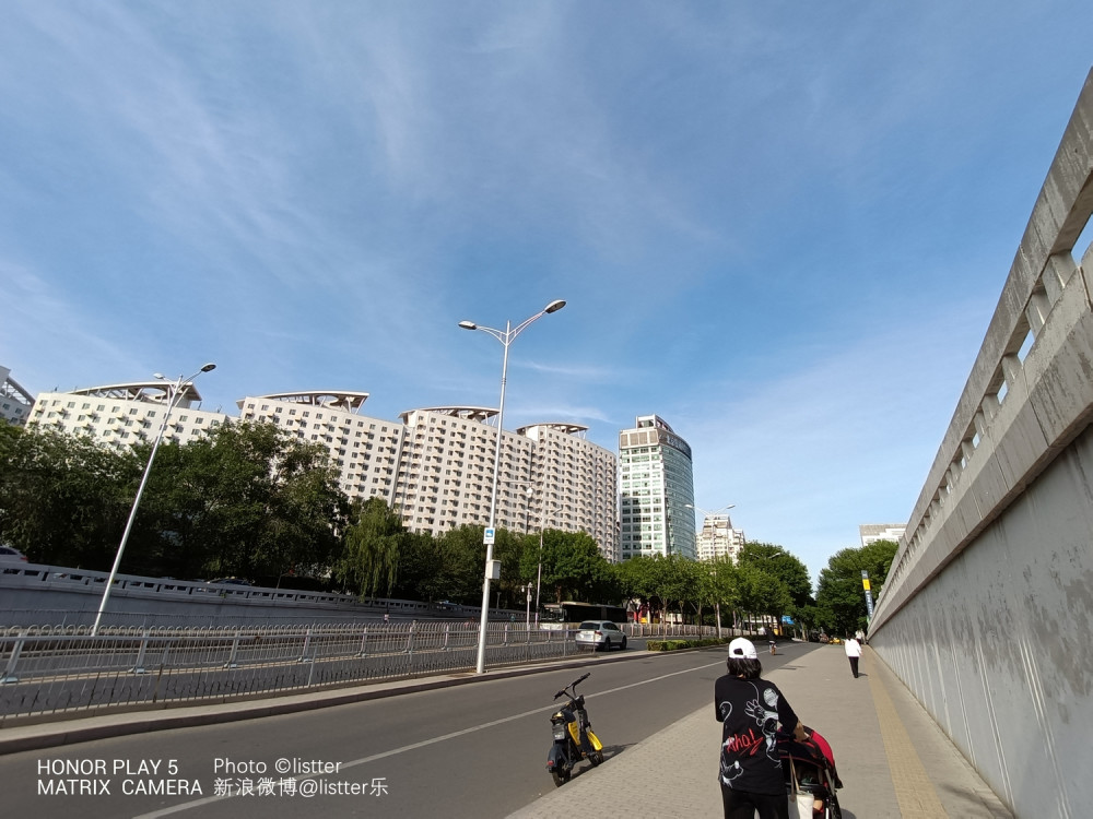 66w超级快充oled真彩屏荣耀play5这次稳了