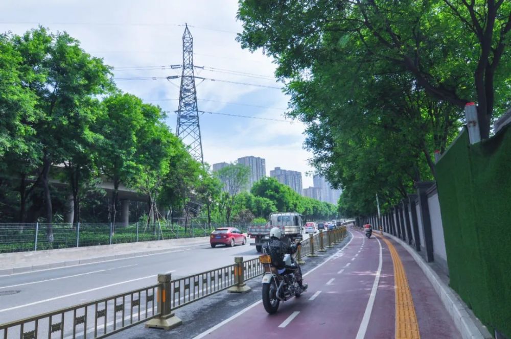 西安首条自行车专用绿色通道来了