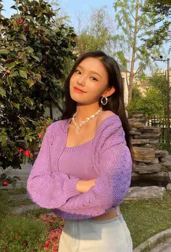 自降身价林允和颜人中疑似恋情曝光电影明星和网红也能谈恋爱