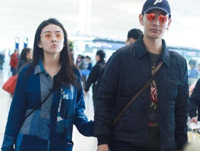 2009年,李小璐蒲巴甲现身妇产科,李小璐:"我只是黄体破裂了"