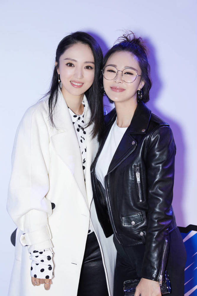 董璇和关悦演绎闺蜜炸街美搭上学恋爱生娃神同步21年如一日