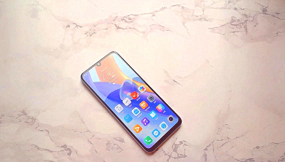 水滴屏 60hz 天玑800u 66w,2099元值不值得卖?