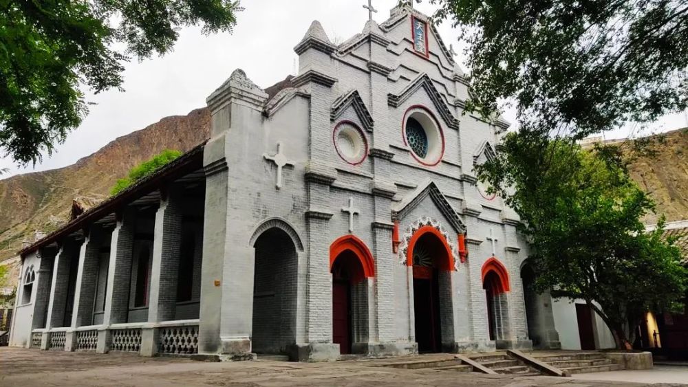 探访革命遗址 追寻红军精神——走进小金县美兴镇天主教堂"同乐会"