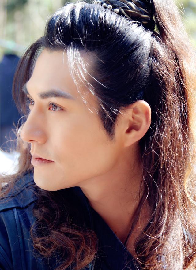 严屹宽翻车事件告诉我们:哪怕你是古装男神,也有坐吃山空的一天