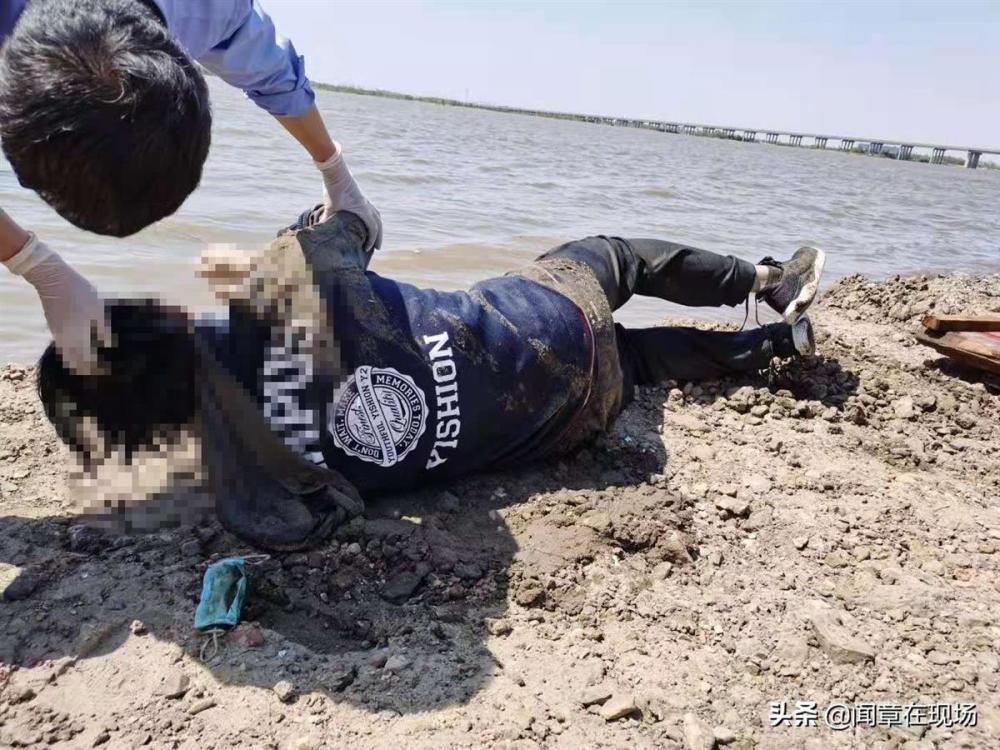 哈尔滨市江边发现一具男尸,警方已介入调查