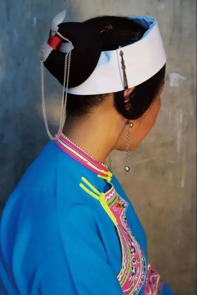 头绳发网玉簪梅花管簪你知道这些关于屯堡女人的头饰吗