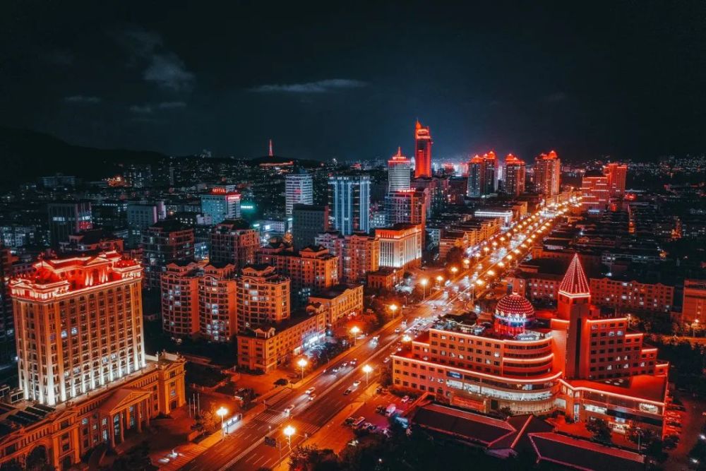 网红圣地火炬八街被称为威海的"小镰仓"扫一辆单车或是直接慢慢走在