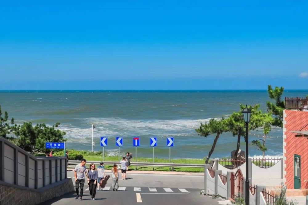 高颜值山海公路火了不是厦门不是青岛这座海滨小城连央视都被迷住了