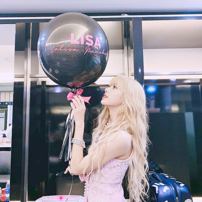 blackpink超多lisa高清图片