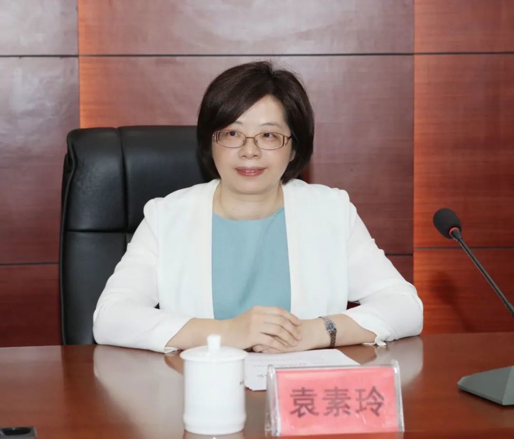 会上,市委常委,组织部长袁素玲宣布任免决定苏建平发表了离任感言,他