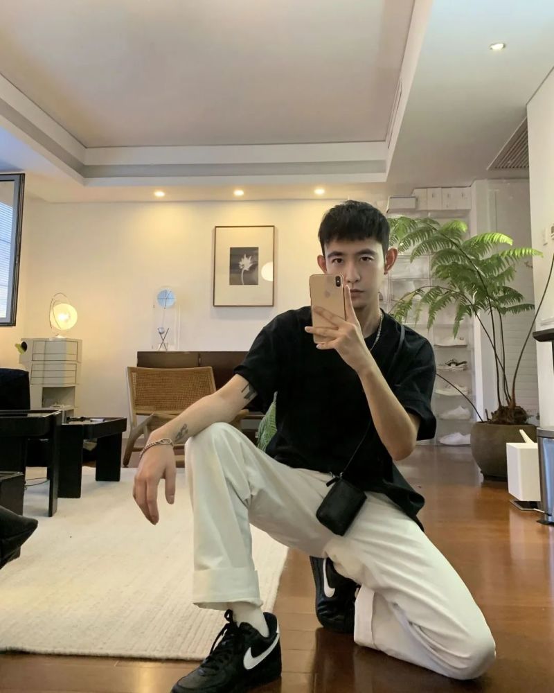 做个会自拍的男生其实也没那么难