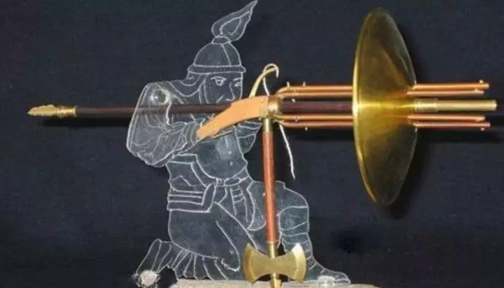 虽然"连珠火铳"理念超前 ,但让戴梓真正得到康熙重用的,实际上是他的