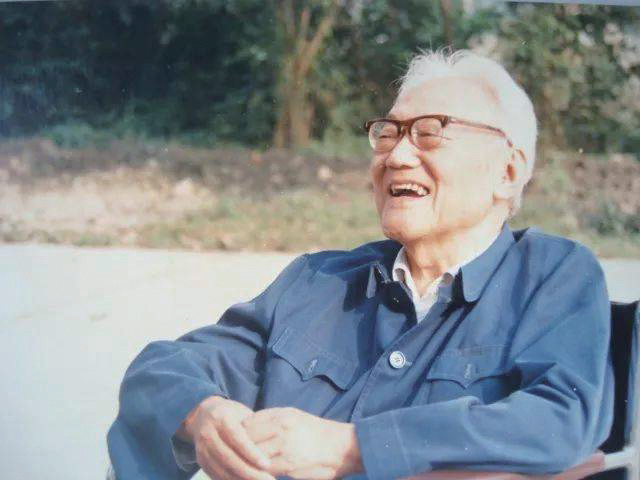 "我们有一天会做朋友"——《死去的太阳》与巴金的道路