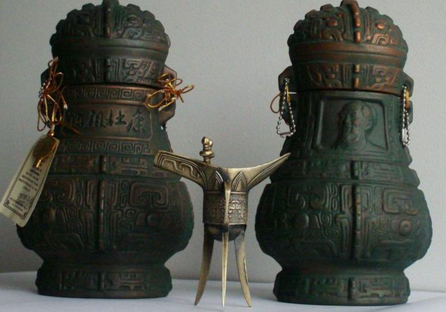 古代第一酒鬼被妻子踹进酒缸爬出来后说3字成了电竞口头禅