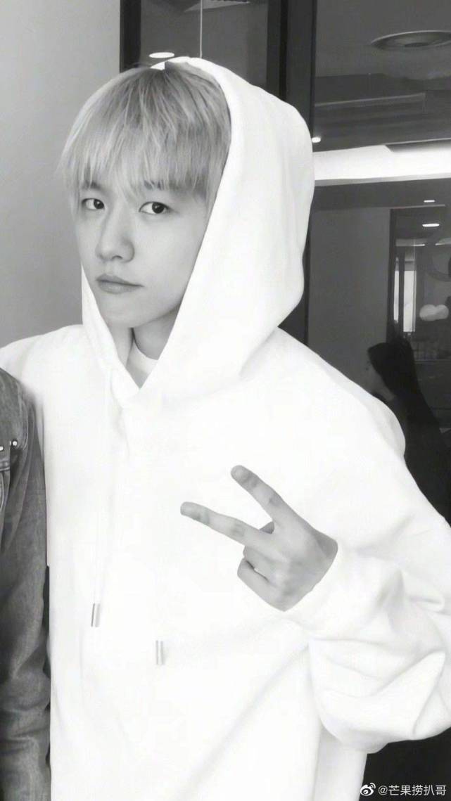 边伯贤入伍后公布训练照,还是那个可可爱爱的伯贤鸭!