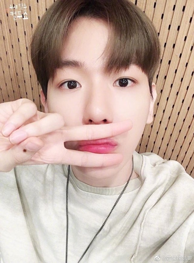 边伯贤入伍后公布训练照,还是那个可可爱爱的伯贤鸭!