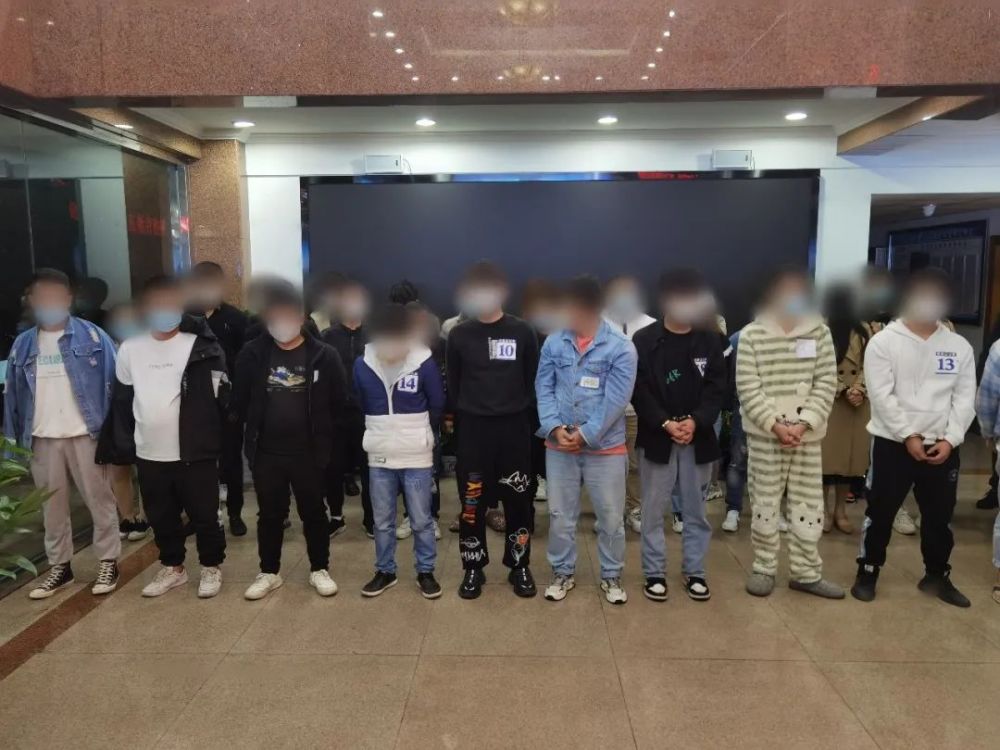 键盘手排行_他是崔健的御用键盘手,演唱《朋友》火遍全国,一生充满曲折
