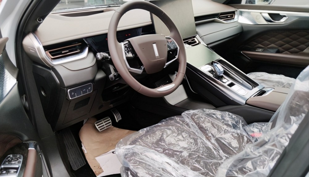 空间媲美冠道!首批长城wey摩卡进店,配置曝光,比汉兰达给力