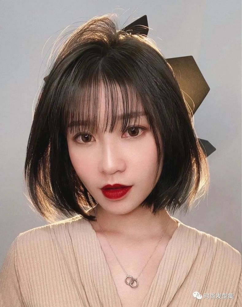 新晋的下巴短发夏天必须整