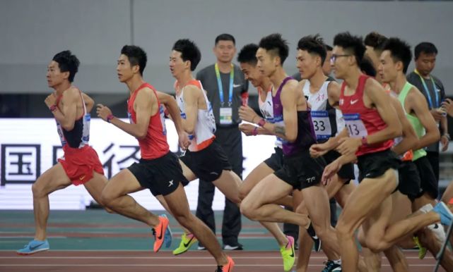 有付出就有回报,2014年梁琪参加全国少年田径锦标赛,当时3000米成绩是