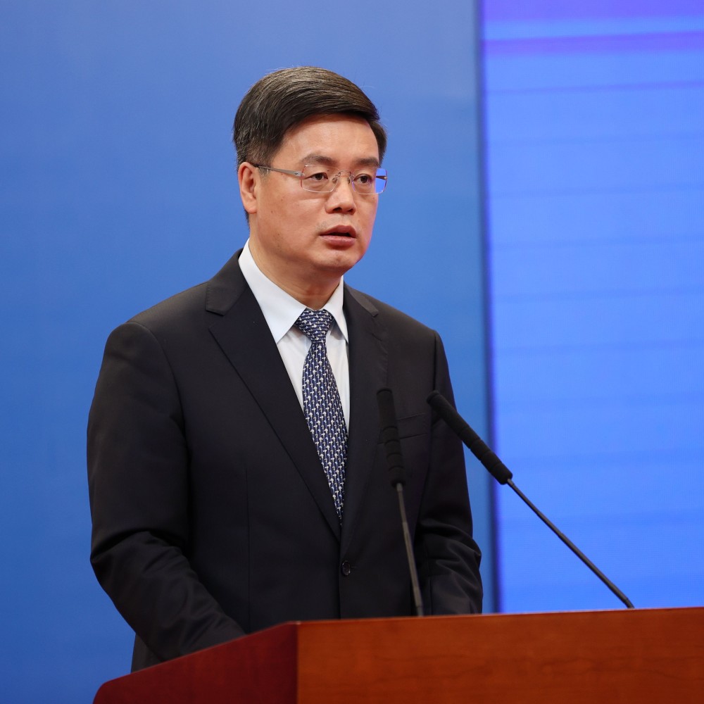 新一届深圳市政府领导班子选举产生覃伟中当选市长