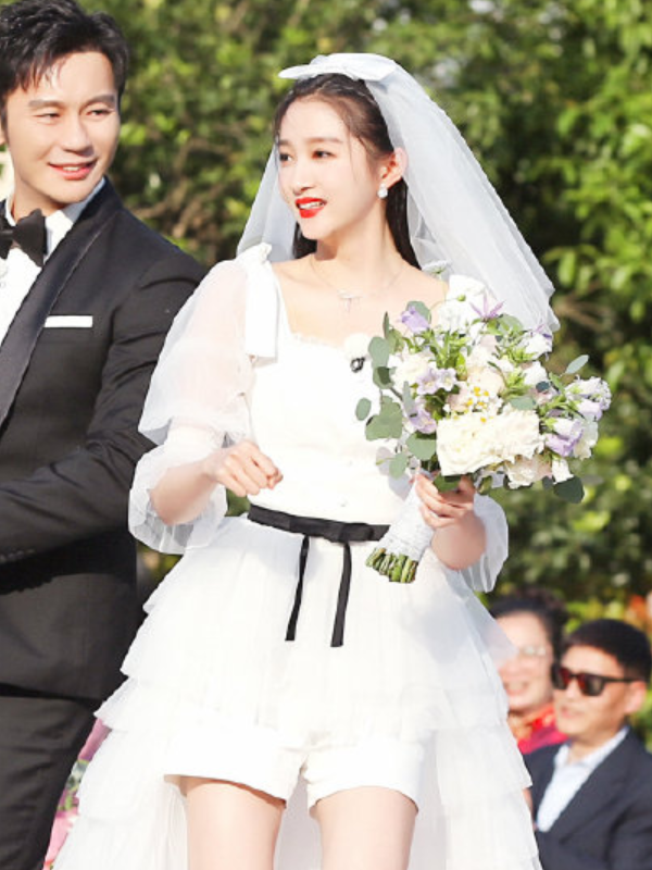 关晓彤气质究竟有多好?当"婚纱照"曝光后,难怪鹿晗金屋藏娇!