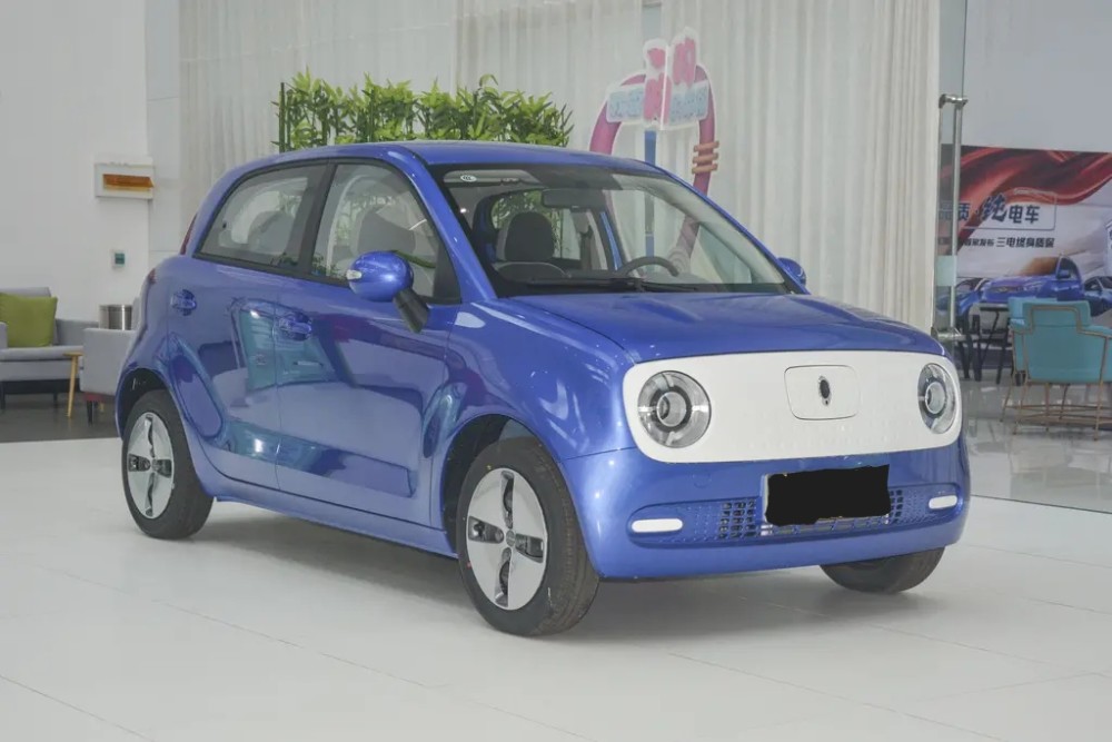 纯电动汽车欧拉黑猫高配续航405公里价格10万出头