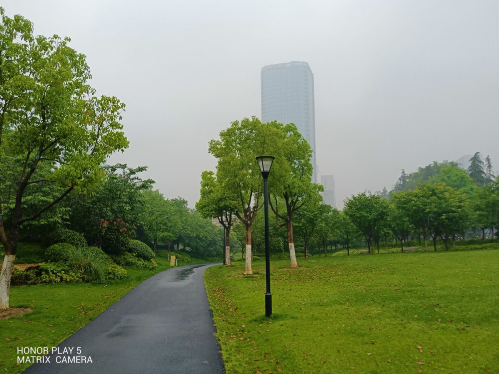 荣耀play5征服你的不只是颜值