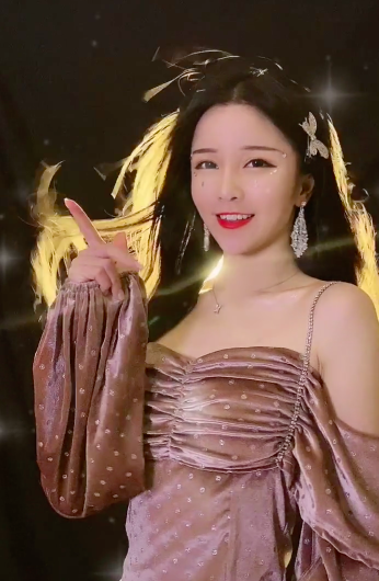 惠子ssica曾称自己成为网红以前是一名护士,这样光鲜的身份为她的人设